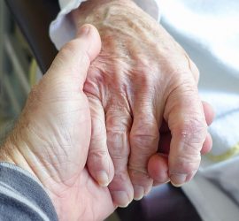 Opieka nad seniorem z chorobą Alzheimera 03